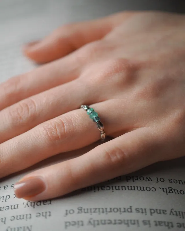 Кольцо Зерно с изумрудами