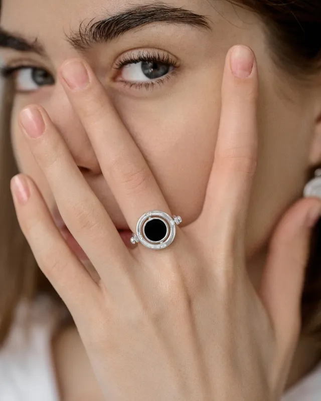 Кольцо Любовь с ониксом и топазом