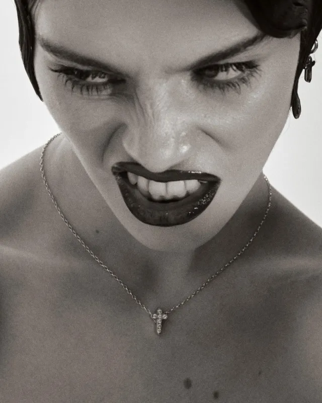 Подвеска Holy Crystal